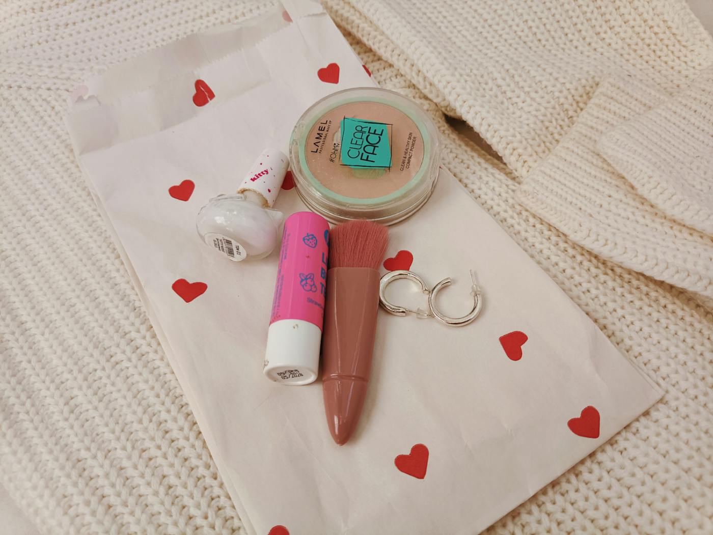 Maybelline Fit Me Matte + Poreless Foundation image